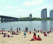 Киевские пляжи готовы к сезону, а вода – непонятно