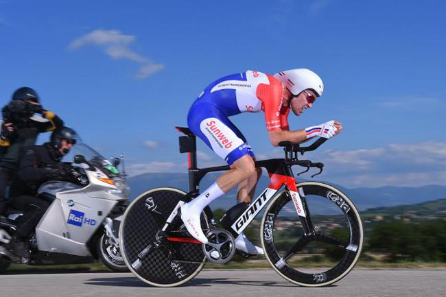 Голландец Дюмолин выиграл десятый этап на «Джиро д’Италия» - индивидуальную «разделку»