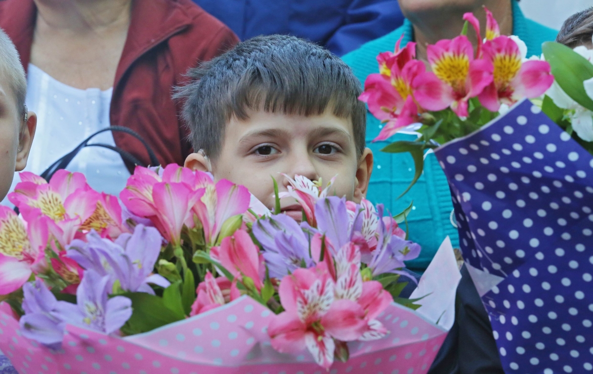 В школах Крыма и Севастополя миновали линейки и отзвенели "последние звонки" 2017 [фото]