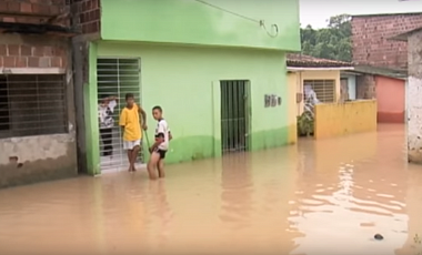 Оползни в Бразилии: погибли 12 человек, 70 тыс эвакуированы