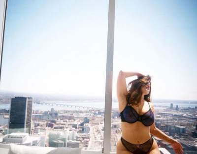 Модель plus-size Эшли Грэм порадовала новоиспеченными пикантными кадрами