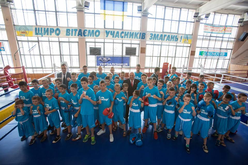 АИБА провела открытую тренировку с воспитанниками харьковских спортивных школ