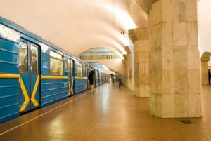 Станции метрополитен "Майдан Незалежности" и "Площадь Льва Толстого" возобновили работу