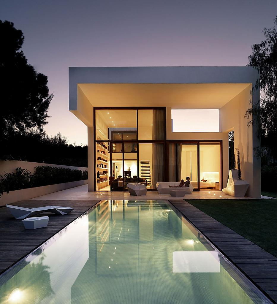 Геометрия управляет архитектурой: восхитительный дом в рокафорте от студии ramon esteve, рокафорт, испания