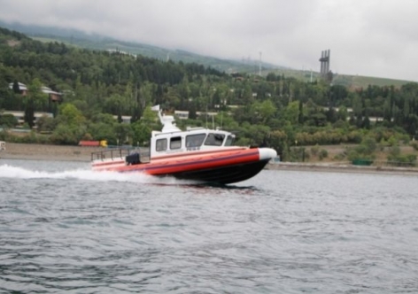 У берегов Крыма избавили двух парней, вышедших в море на лодке
