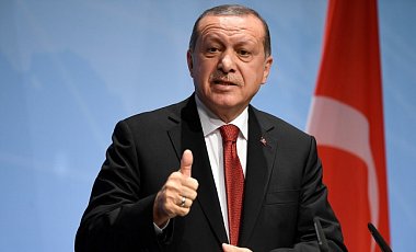 Эрдоган в годовщину путча пообещал "рубить головы предателям"