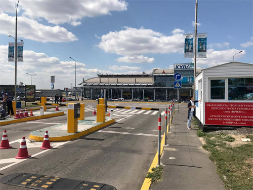 Аэропорт Жуляны изменил способ оплаты за парковку авто