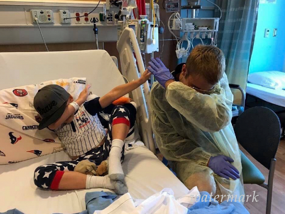 Джастин Бибер наведал своих фанатов в калифорнийском госпитале