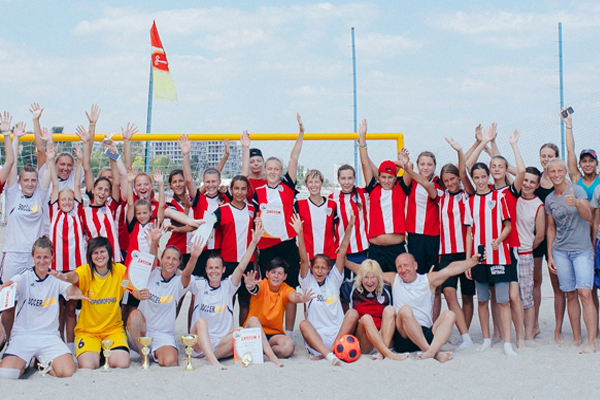 В Одессе миновал начальный чемпионат Украины по пляжному футболу среди баб(фото)