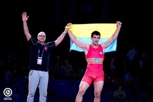 Украинские борцы завоевали четыре награды на юниорском чемпионате мира