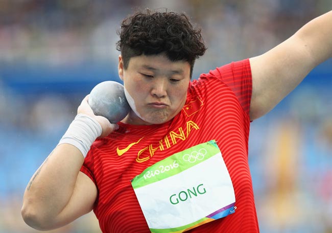 Китаянка Гон Лицзяо – чемпионка мира в толкании ядра