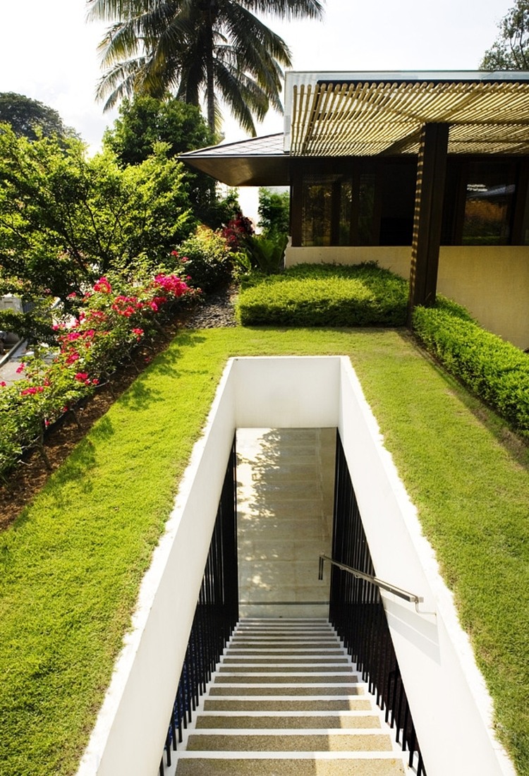 Эксклюзивный проект дома в сингапуре с потрясающим бассейном