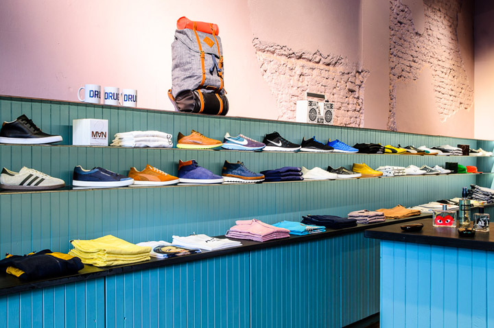 Комфортный дизайн мультибрендового магазина одежды и аксессуаров loom от студии keyworth #038; tonic design, кейптаун, юар