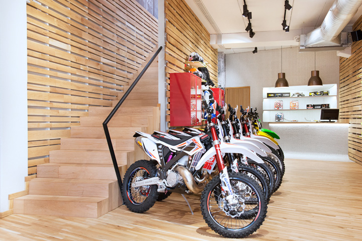 Здесь продают игрушки для взрослых мальчиков – стильный дизайн-проект магазина мотоциклов и аксессуаров mudville