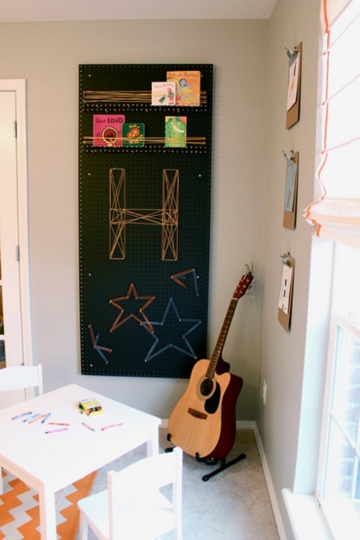 Ваш ребёнок любит рисовать на стенах? знакомьтесь: фантазийная стена pegboard – полезный конструктор для юных дизайнеров
