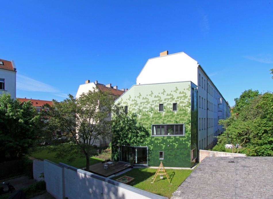 Веселый фасад или берлинская нестандартность: 8-битный дизайн от brandt + simon architekten