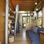 Уютный кабинет в домике на дереве