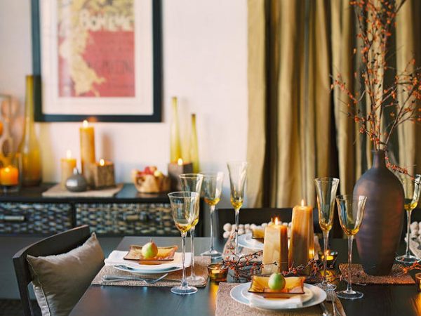 Щедрые дары осени для стильного украшения серой повседневности – яркие аксессуары в вашей гостиной