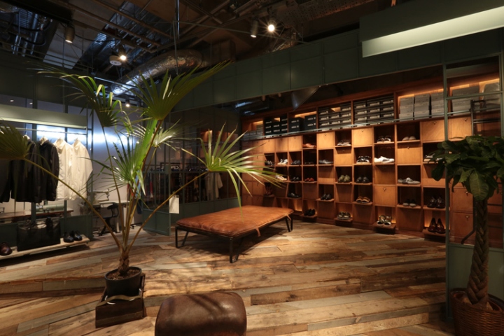 Новый магазин японской обуви mihara yasuhiro располагает к покупкам