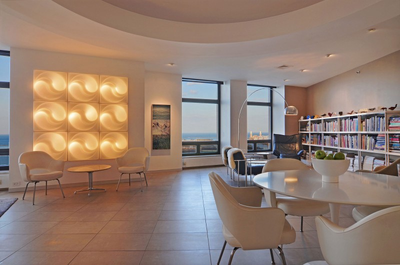 Невообразимый дизайн апартаментов — островок стильного модернизма в историческом здании, чикаго, сша