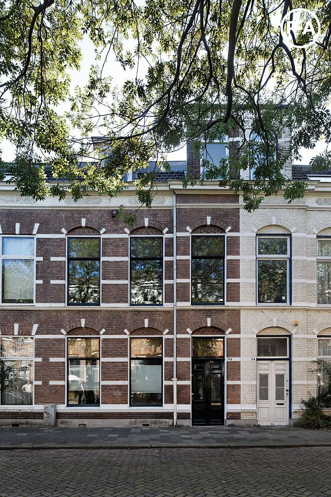 Проекты домов в голландском стиле: старинный респектабельный особняк joyce #038; jeroen и модернистский дизайн от personal architecture, hague, нидерланды