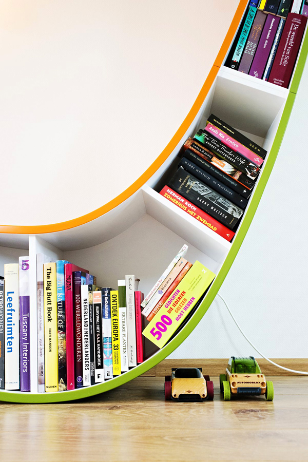 Спираль жизни, или необычная полка для книг bookworm от голландской дизайн-студии atelier 010