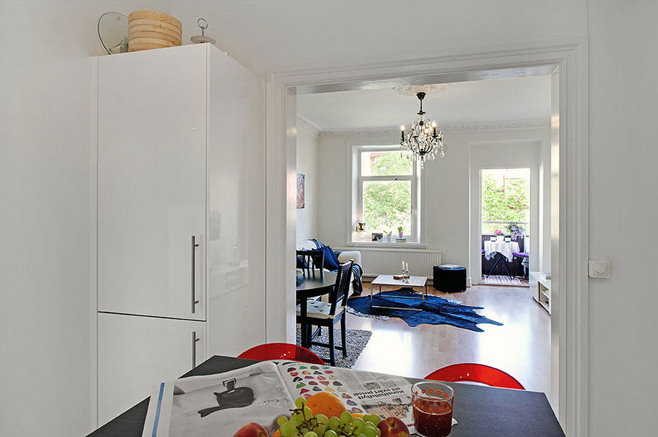 Продуманная планировка небольшой квартиры с дизайном интерьером в скандинавском стиле