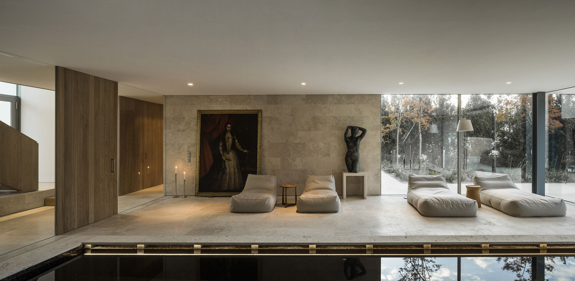 Эксклюзивный дизайн-проект роскошного дома с бассейном в минималистском стиле