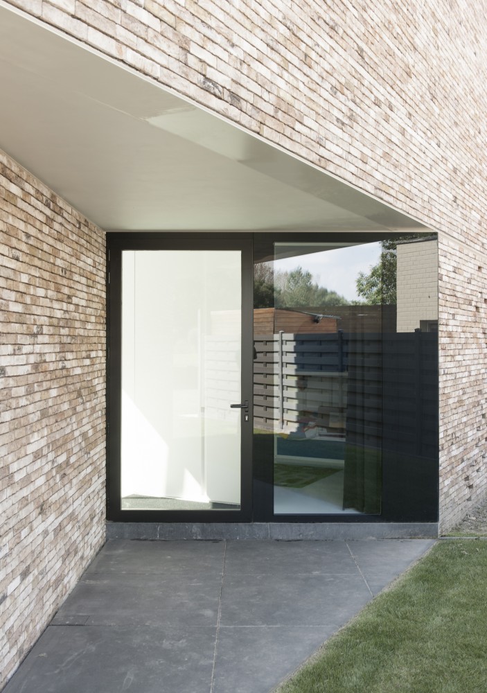 Геометрия простоты: минималистский house k от архитектурной группы graux #038; baeyens architecten, бельгия