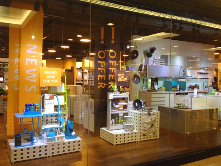 Весенняя тема в жизнерадостном дизайне супермаркета aino living, куала-лумпур, малайзия