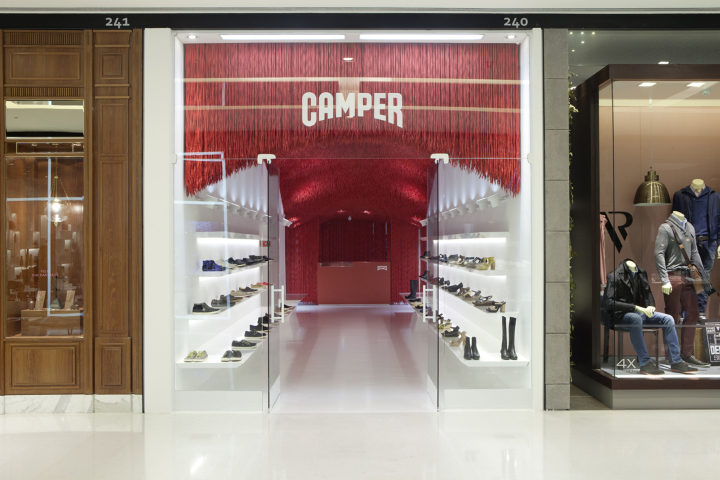 Концептуальный дизайн обувного бутика camper together